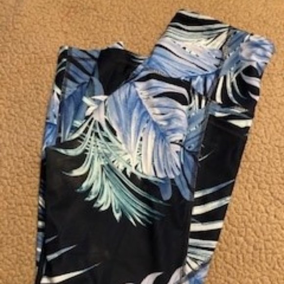 Old Navy Floral Cropped Leggings - Size M - Picture 1 of 2